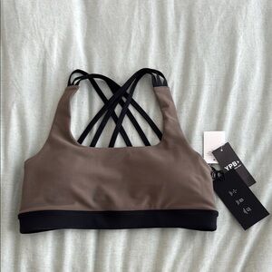 VS Strappy Sports Bra